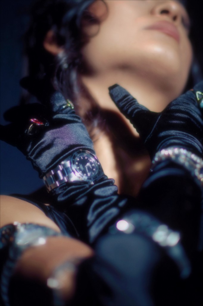 Midnight Glamour — Uhren, Handschuhe, Halation
