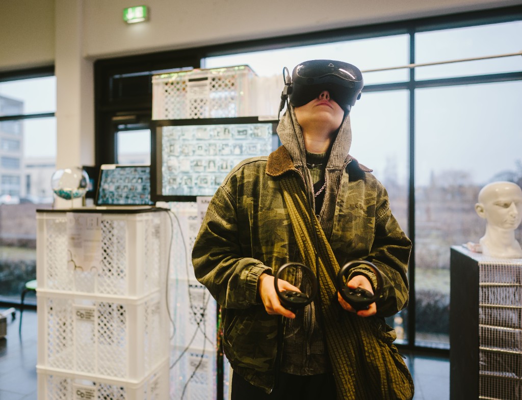 LIMINAL FIELDS — VR-Erlebnis mit Headset