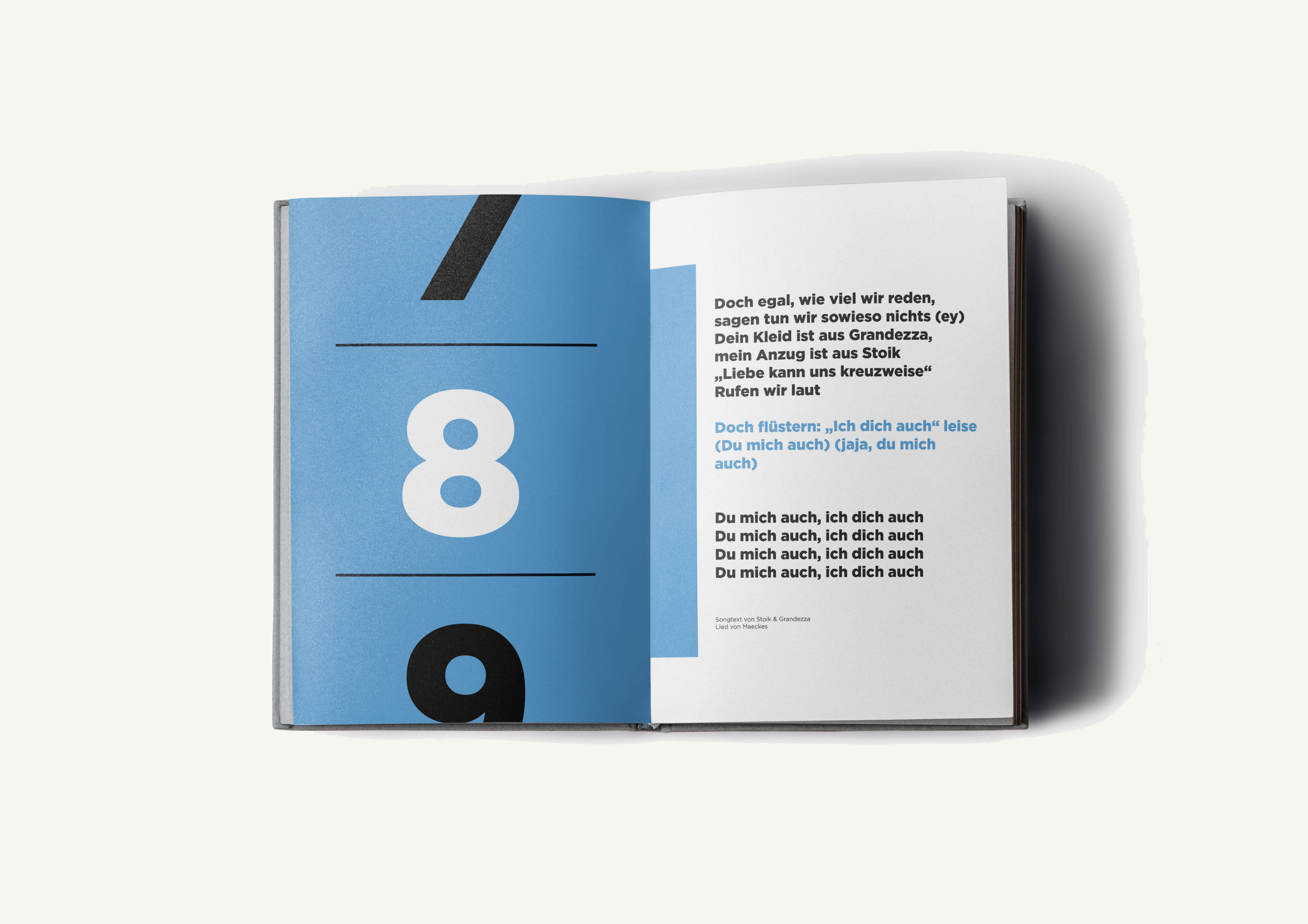 Modular Festival · Programmbuch Innenseite mit blauem Editorial-Layout